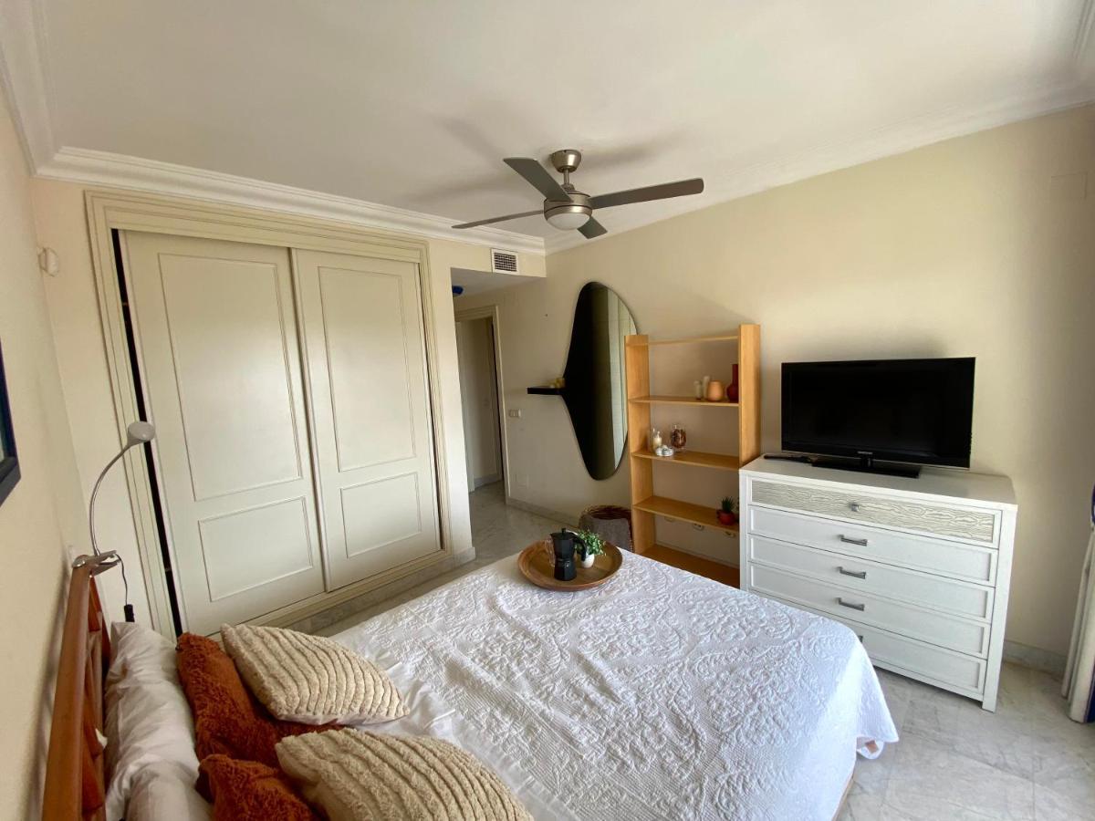 Exclusive Puerto Banus Beach Apartment Free Parking Wifi & Swimming Pool Marbella Eksteriør billede