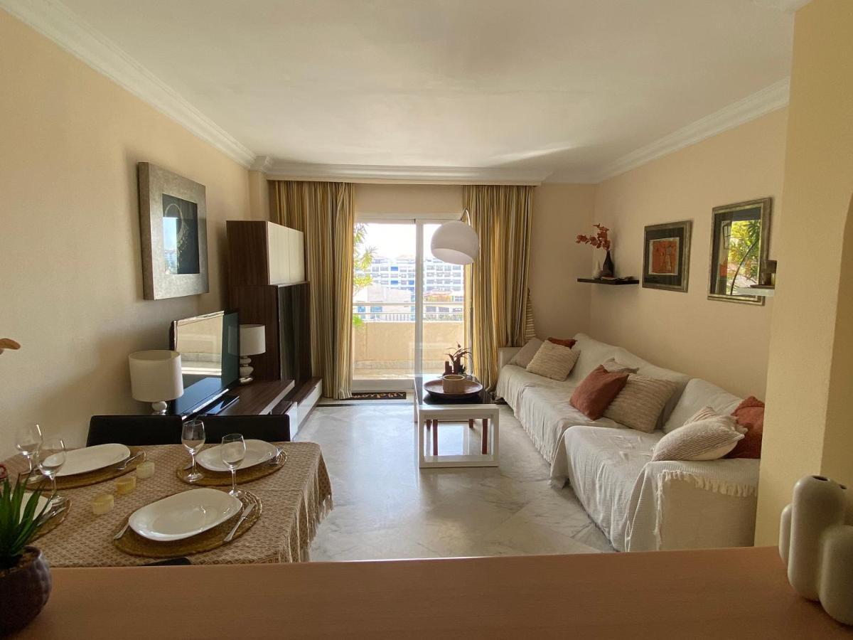 Exclusive Puerto Banus Beach Apartment Free Parking Wifi & Swimming Pool Marbella Eksteriør billede